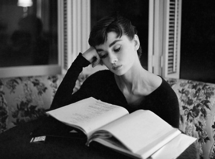 leitura livro Audrey Hepburn hábito